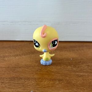 Littlest Pet Shop #605 Parakeet